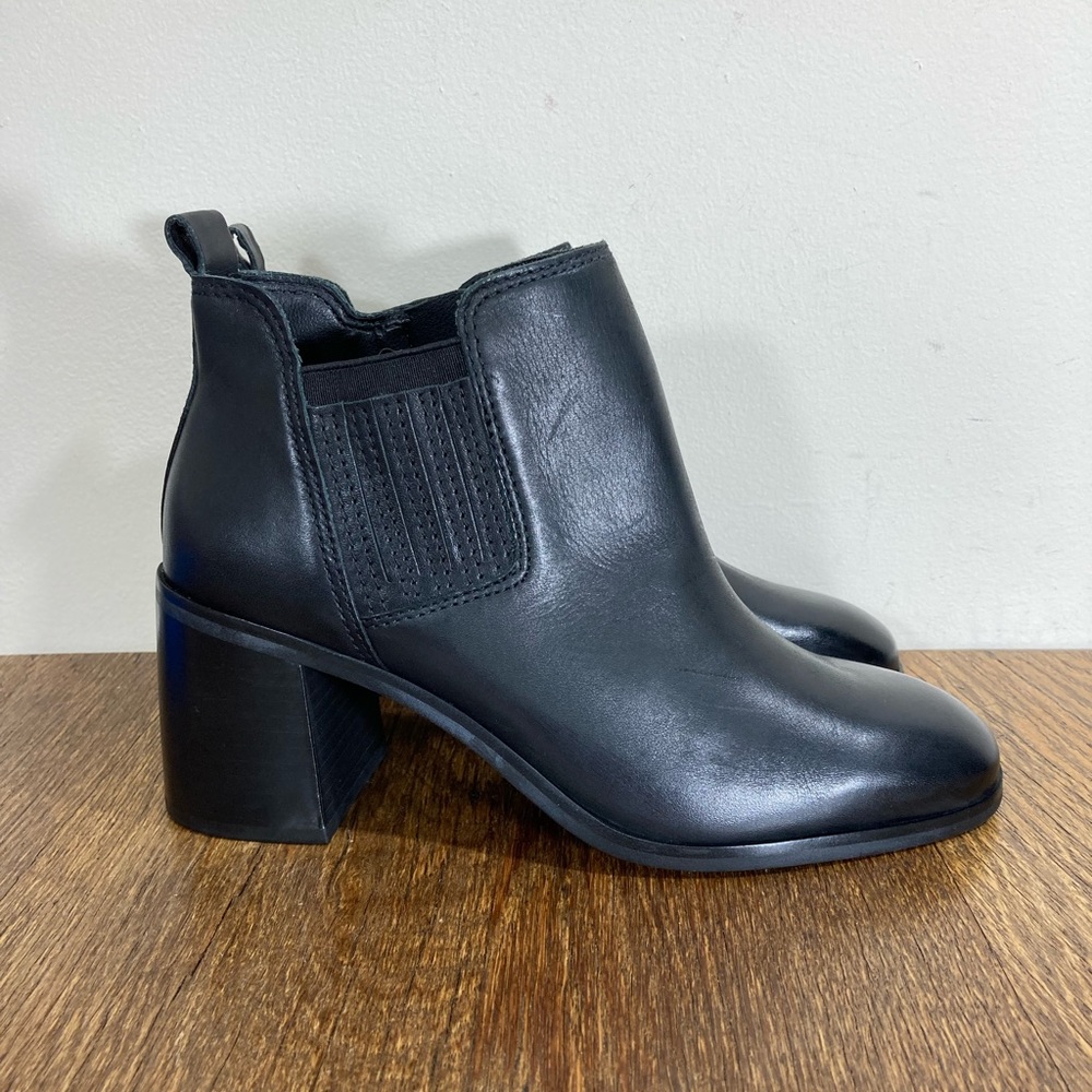 Lucky Brand Debruh Side Zip Black Leather Bootie Women’s Size 6 NWOT